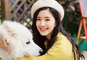 赵露思个人资料 模特行业的规则,模特圈规则揭秘，从青涩少女到璀璨明星的蜕变之路